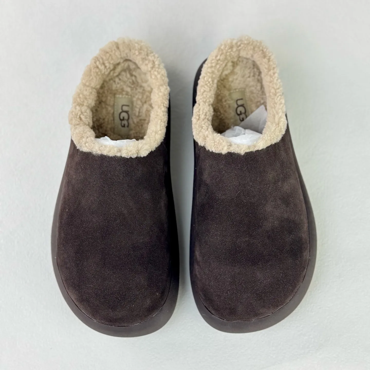 Wanding‼ ️Thick-soled Little Potato 💰480 Xiaohongshu’s popular UGG Little Potato UGG Muller Slippers #All shoes are made of ZP same factory Longfeng A-grade Australian imported sheepskin brand OEM production line fully follows the ZP process flow OEM original pattern maker Adheres to the principle of no original shoes and no development selection Pay attention to every detail The most authentic version on the market Size: 35 36 37 38 39 40